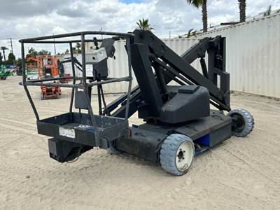 2000 UPRIGHT AB38 BOOMLIFT