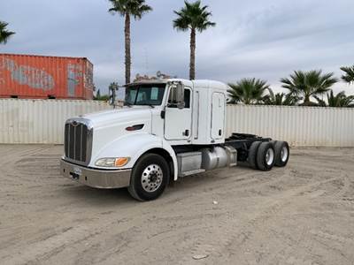 2009 PETERBILT 384 TRUCK TRACTOR