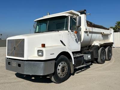 1997 VOLVO WG DUMP TRUCK