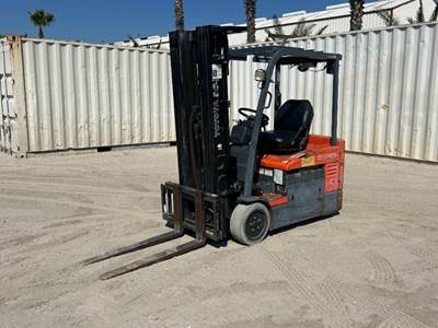 TOYOTA 7FBEU20 FORKLIFT