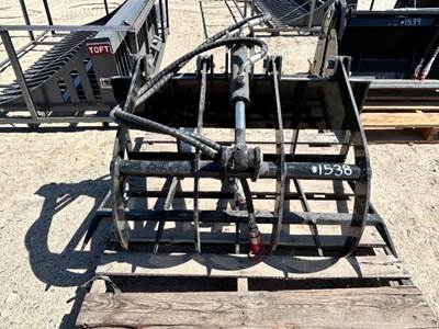 GRABBING WOODEN FORK ATTACHMENT. --(LOCATED IN COLTON, CA)--