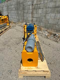 2025 TOFT 750 HYDRAULIC BREAKER ATTACHMENT --(LOCATED IN COLTON, CA)--