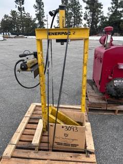 ENERPAC P392 10-TON HYDRAULIC PRESS