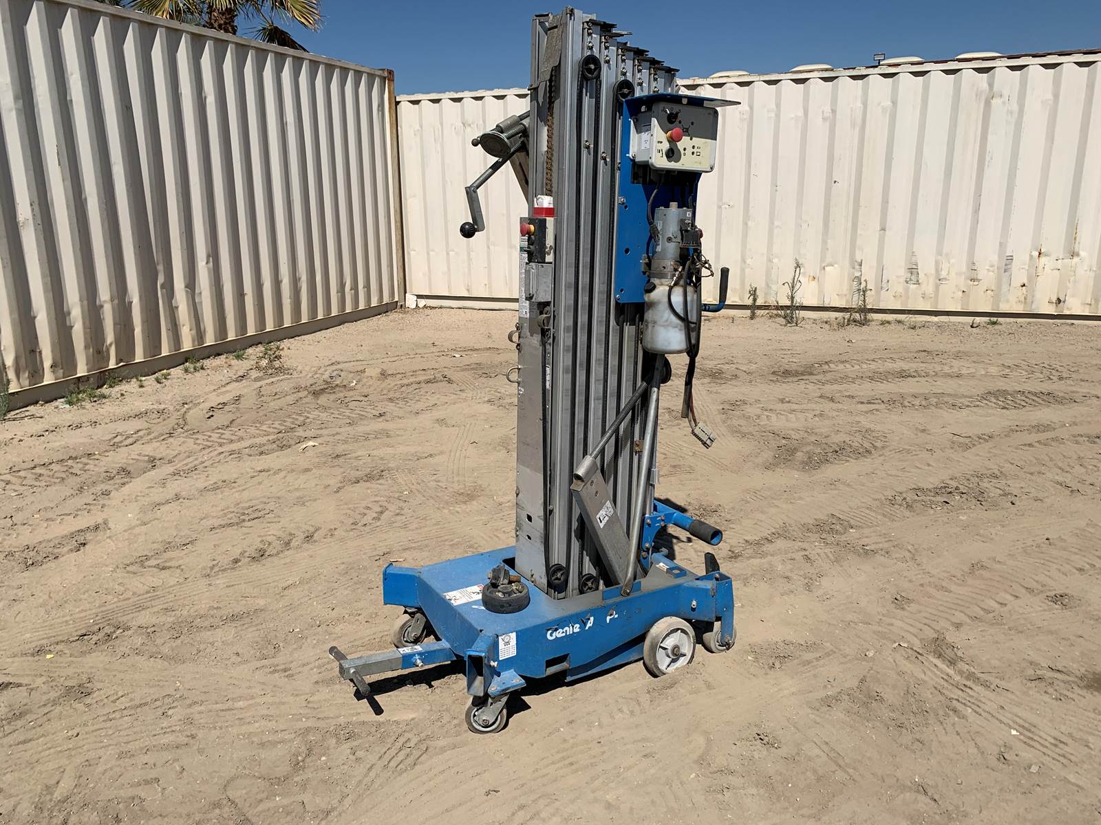 2016 GENIE AWP30S PERSONNEL LIFT For Sale Colton, CA 32002234