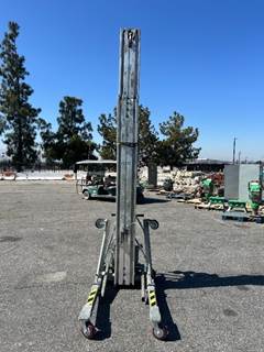 2024 SUMNER 2610 MATERIAL LIFT --(LOCATED IN COLTON, CA)--