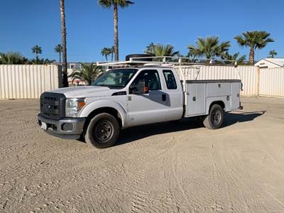 2014 FORD F350 EXTENDED CAB UTILITY TRUCK