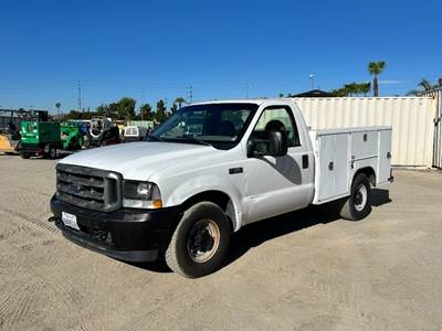 2004 FORD F350 UTILITY TRUCK