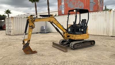 2015 CATERPILLAR 303ECR MINI HYDRAULIC EXCAVATOR