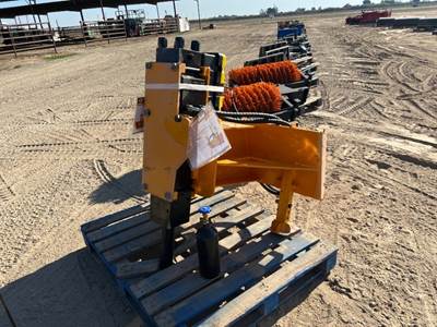2025 GIYI AP680 HYDRAULIC BREAKER ATTACHMENT --(LOCATED IN MADERA, CA)--