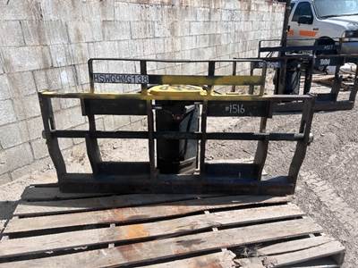 2018 SWING CARRIAGE, fits reach forklift. --(LOCATED IN COLTON, CA)--