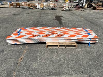 PALLET OF TYPE 3 BARRICADE RAILS