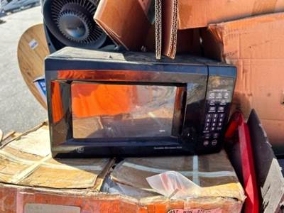 PALLET OF MICROWAVE, MECHANICS CREEPER, FAN, PROJECTOR LIGHTS