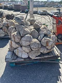 PALLET OF DECORATIVE LANDSCAPE ROCK --(LOCATED IN COLTON, CA)--
