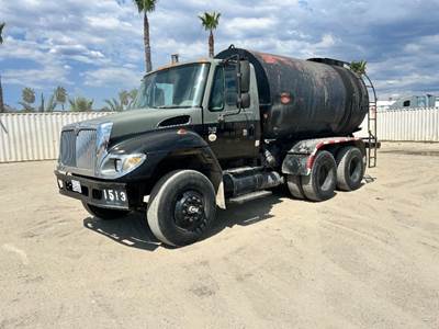 2003 INTERNATIONAL 7400 SLURRY TRUCK