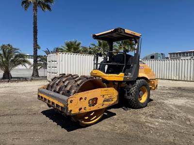 2018 VOLVO SD75B VIBRATORY PADFOOT ROLLER
