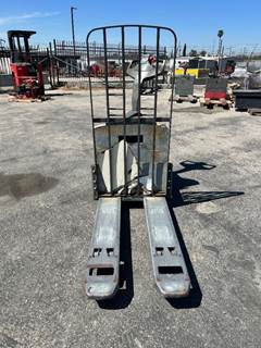 2009 RAYMOND 8300 ELECTRIC PALLET JACK --(LOCATED IN COLTON, CA)--