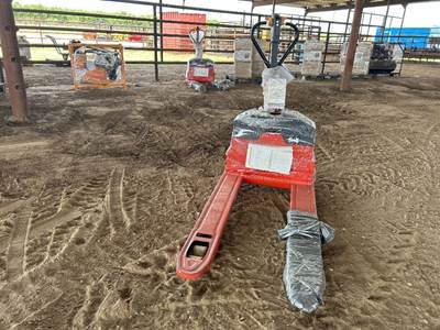2026 STARVOX CBD30 ELECTRIC PALLET JACK, 6,600#. --(LOCATED IN MADERA, CA)--