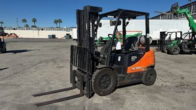 2016 Genie GTH-5519 Rough Terrain Forklift