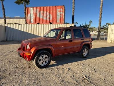 **2002 JEEP LIBERTY SUV, 3.7L gasoline, automatic, 4x4, a/c, pw, pdl, pm, tow package