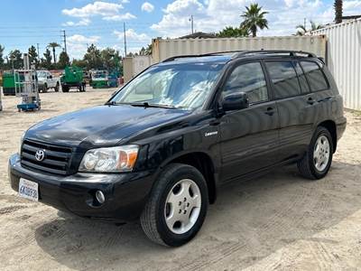 **2004 TOYOTA HIGHLANDER SUV