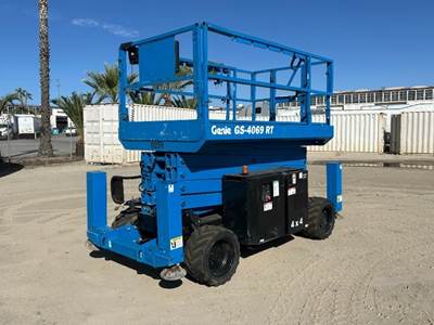 2015 Genie GS4069 RT Scissor Lift