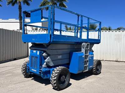 2008 Genie Scissor Lift