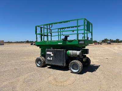 2015 GENIE GS2669RT ROUGH TERRAIN SCISSORLIFT --(LOCATED IN MADERA, CA)--