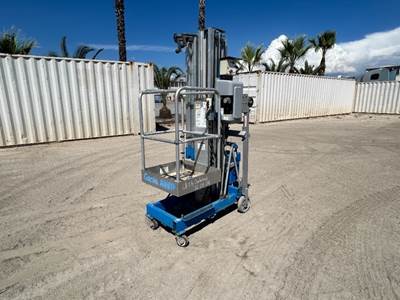 GENIE AWP30 PERSONNEL LIFT