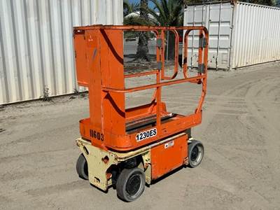 2011 JLG 1230ES PERSONNEL LIFT