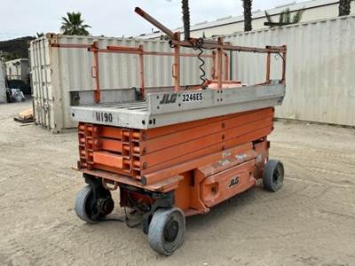 JLG Scissor Lift