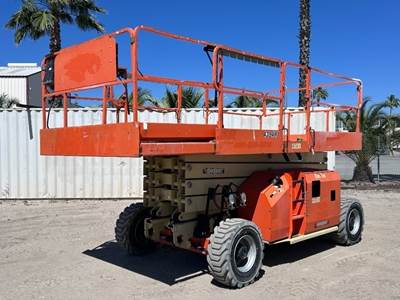 2015 Unmarked Scissor Lift