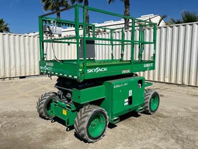 2017 SKYJACK SJ6826RT ROUGH TERRAIN SCISSORLIFT