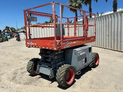 2015 SKYJACK SJ6826RT ROUGH TERRAIN SCISSORLIFT