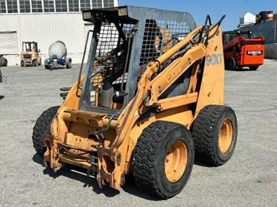 2001 CASE 90XT SKIDSTEER LOADER