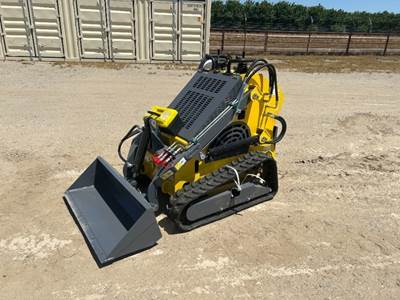 2025 STARVOX SV-480 WALK BEHIND CRAWLER SKIDSTEER LOADER --(LOCATED IN MADERA, CA)--