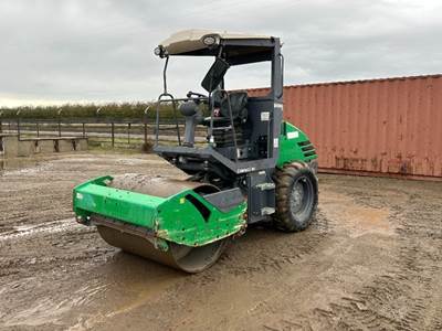2016 HAMM H5I VIBRATORY SMOOTH DRUM ROLLER
