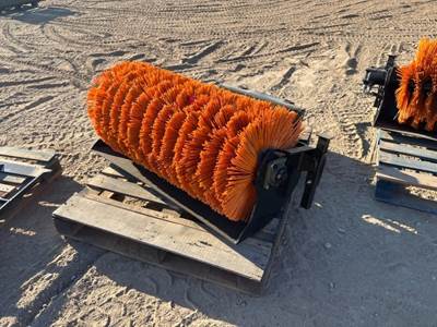 2025 GIYI QSJ SWEEPER ATTACHMENT