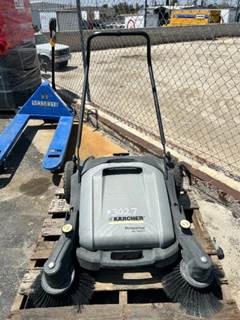 KARCHER KM70/20C WALK BEHIND SWEEPER