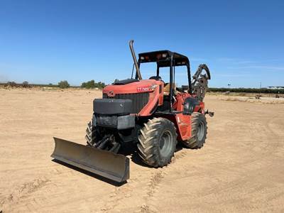 2016 DITCH WITCH RT120 TRENCHER