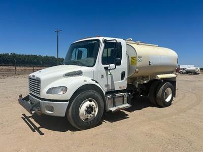 2018 FREIGHTLINER M2 106 2,000 GALLON BOBTAIL WATER TRUCK --(LOCATED IN MADERA, CA)--