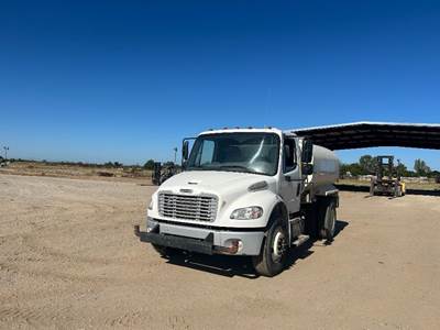 2019 FREIGHTLINER M2 106 2,000 GALLON BOBTAIL WATER TRUCK --(LOCATED IN MADERA, CA)--