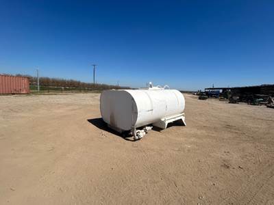 LEDWELL LW2000WT 2,000 GALLON WATER TRUCK BODY --(LOCATED IN MADERA, CA)--