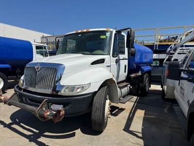 2013 INTERNATIONAL 4300 2,000 GALLON BOBTAIL WATER TRUCK