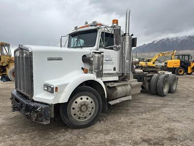 Kenworth T800 Day Cab Truck - Detroit 330HP, 8Ll Manual