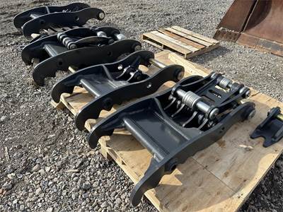 New Hydraulic Thumbs In Stock At amazIng Prices. We Have Both pIn On Or