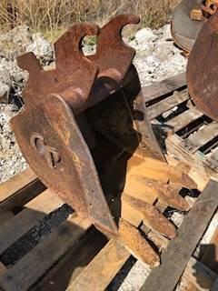 John Deere 35 Bucket