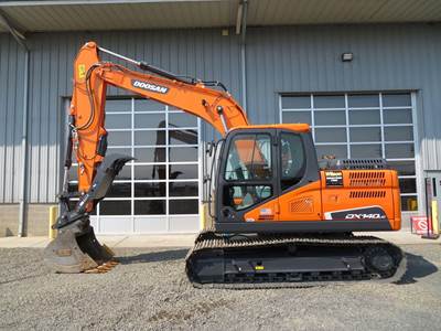 Doosan DX140LC-5 Excavator