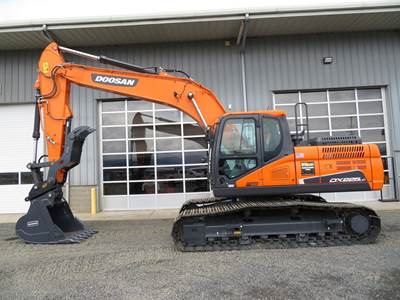 Doosan DX225LC-5 Excavator