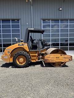 Case SV208 Smooth Drum Roller Compactor