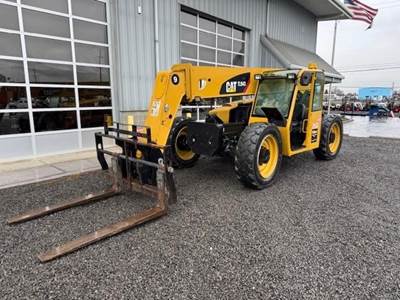 Caterpillar TL943 Telehandler - 9000lb Capacity, 43ft Lift Height